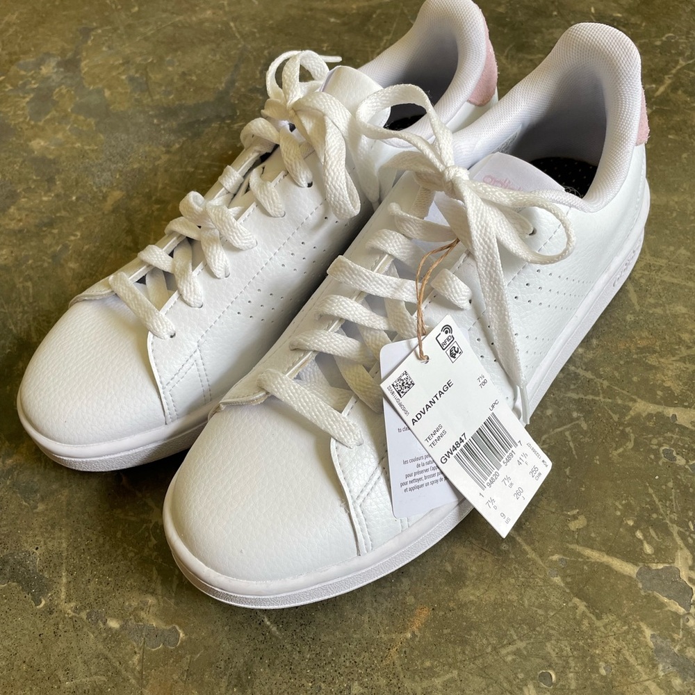 BNWT Adidas Women’s Tennis Shoes